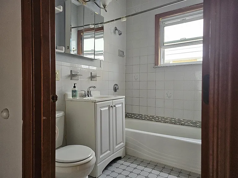 51 Elm St #B2 — Photo 13
