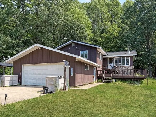 N8605 State Road 49, Iola, WI 54945