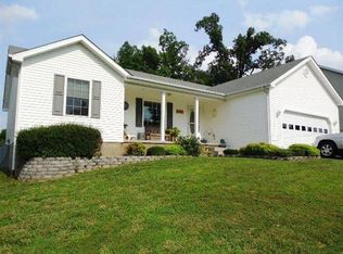 5920 Majestic Oak Dr, Paducah, KY 42003