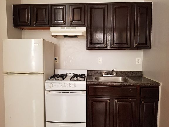 2nd image of 10 Midwood St #H3