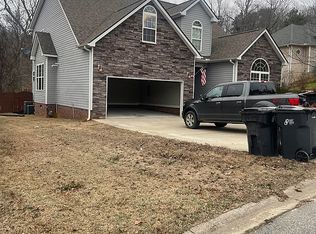 424 Winding Brook Ct, Greenville, SC 29617