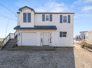 9 Teal Bnd, Manahawkin, NJ 08050