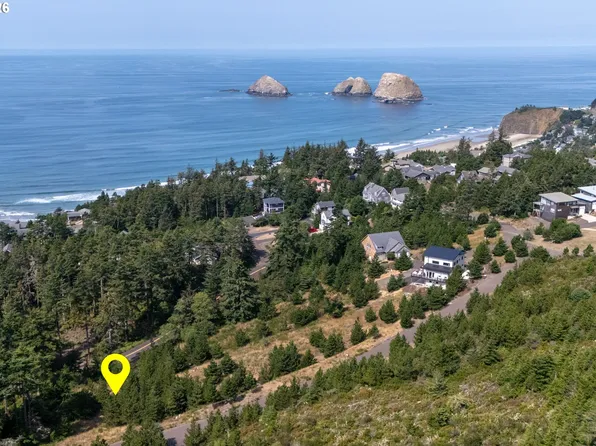 Manzanita St W #2, Tillamook, OR 97141