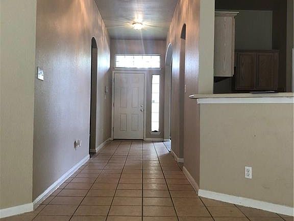 4th image of 111 Plumbago Dr