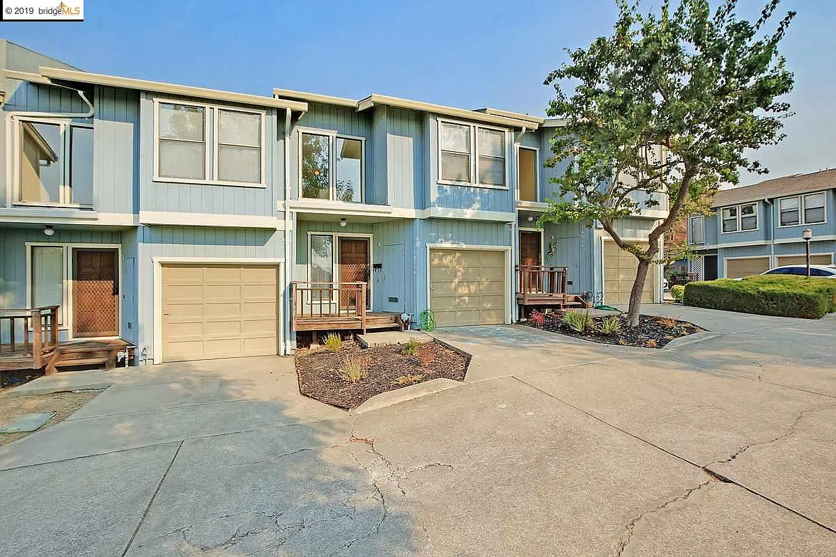 19214 Center St APT D photo 1
