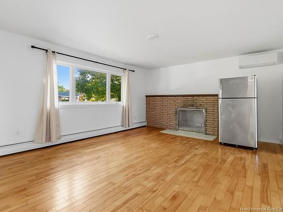 3rd image of 23 Anne St