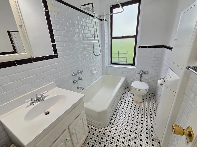 5400 Fieldston Rd #42F — Photo 10