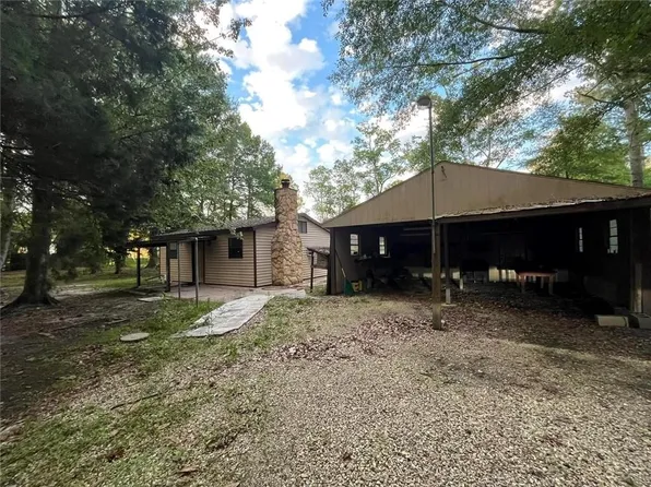 76052 Crystal Dr, Covington, LA 70435