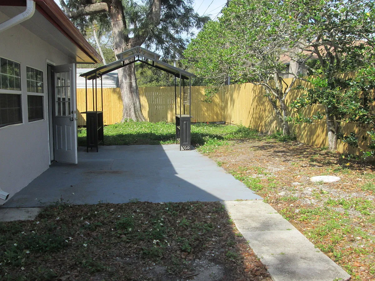 4 bed, 1919 sqft, $2,995 — Photo 4