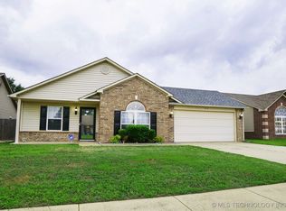 614 S Seminole St, Skiatook, OK 74070