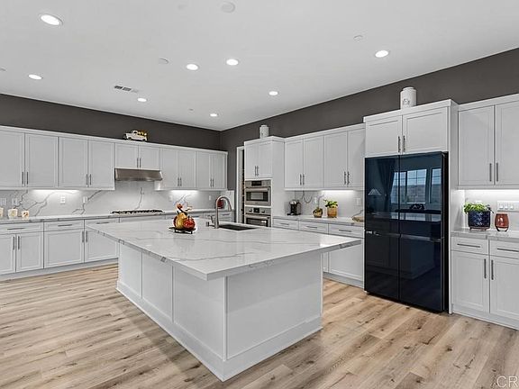 4th image of 24320 Phoebe Dr