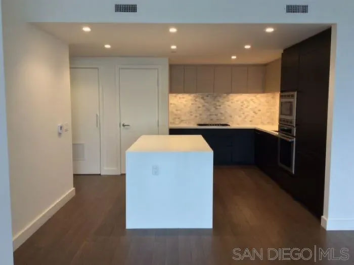 1388 Kettner Blvd #2103 — Photo 5