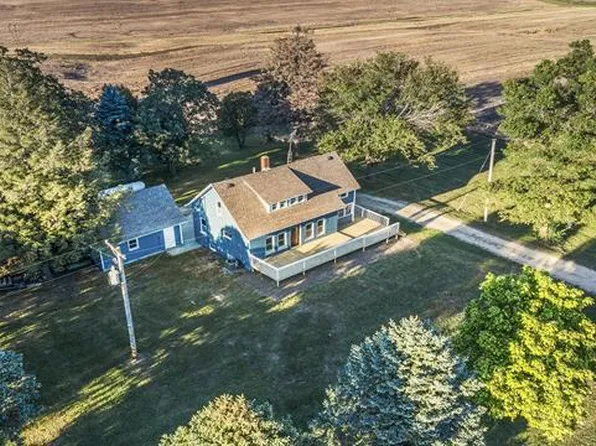 298 W Egan Rd, Leaf River, IL 61047