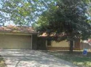 205 N Willowood Dr, Yukon, OK 73099