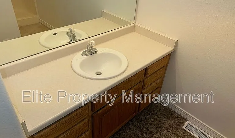 161 S Stardust Cir — Photo 7