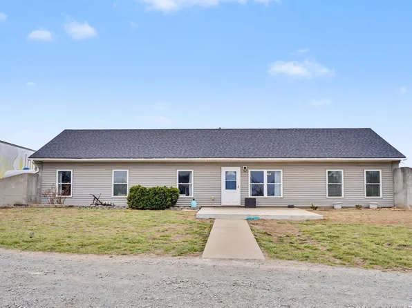 13271 23rd St, Perry, KS 66073