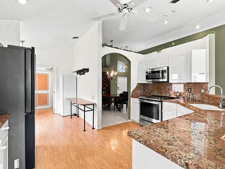 6850 Grenelefe Rd — Photo 15