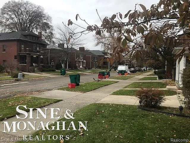 1332 Somerset Ave #LOWER — Photo 2