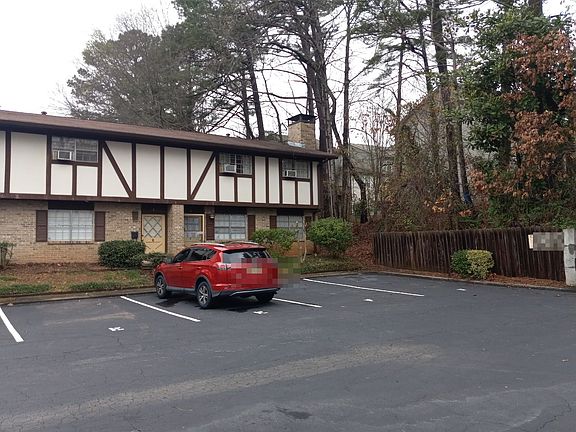 3rd image of 2960F N Dekalb Dr