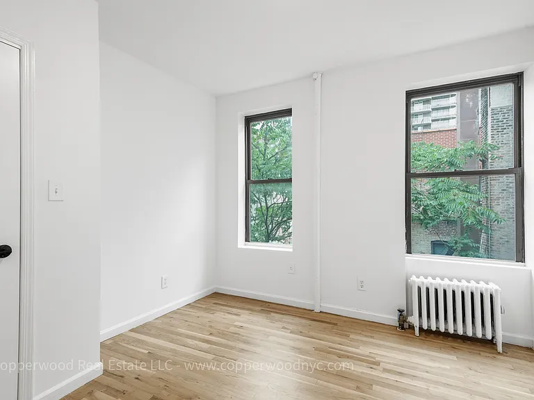 402 E 78th St #33 — Photo 7