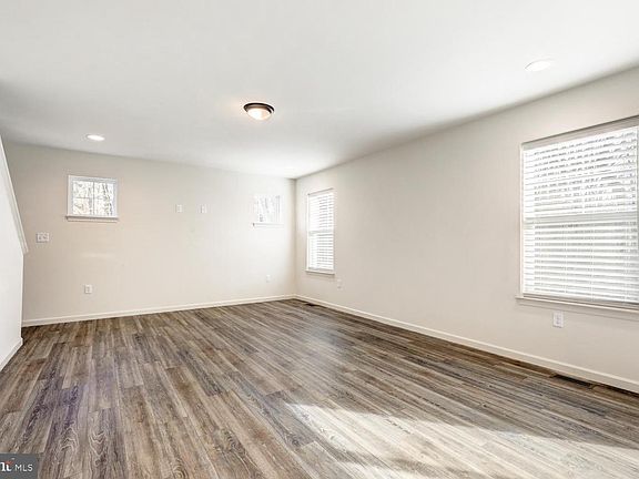 3rd image of 158 Leary Rd