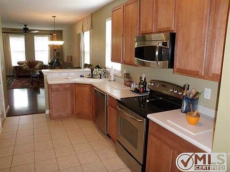 4th image of 4292 Four Oaks Blvd