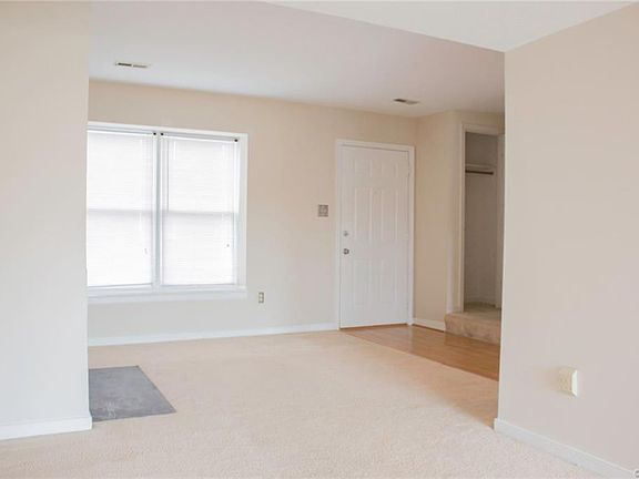 5th image of 145 Arlington Sq #145