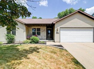 223 Parador Pl, Cottage Grove, WI 53527