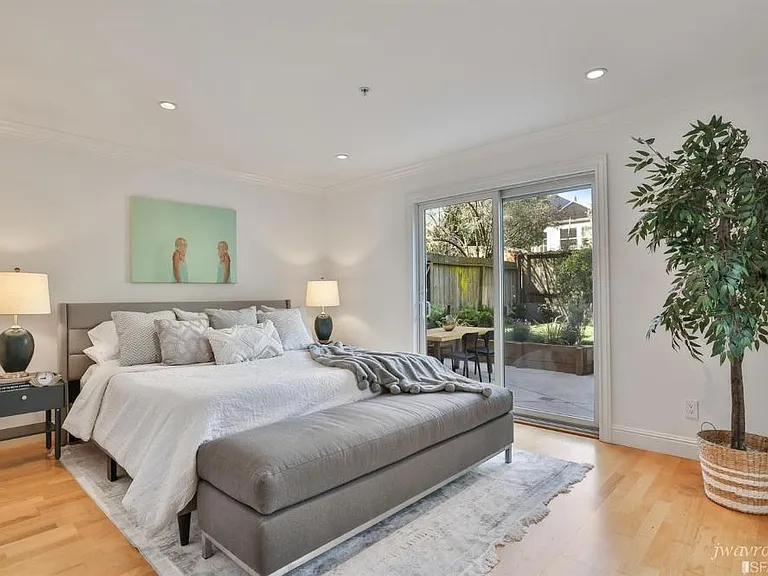 2560 Bryant St — Photo 13