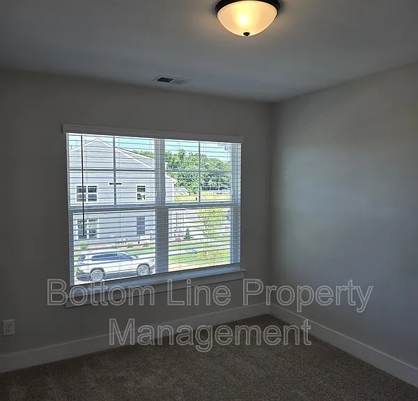 111 Viburnum Rd — Photo 32
