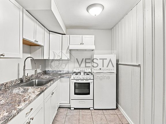 3rd image of 4 Farrwood Ave #5