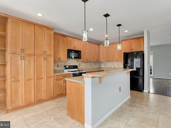 Spacious kitchen, large pantry