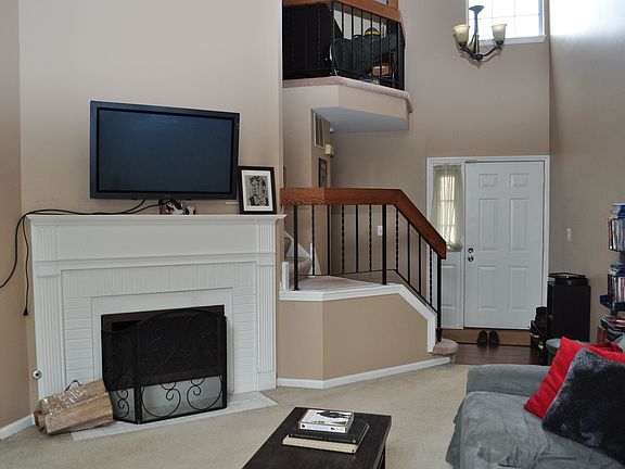 5th image of 1404 Club Dr