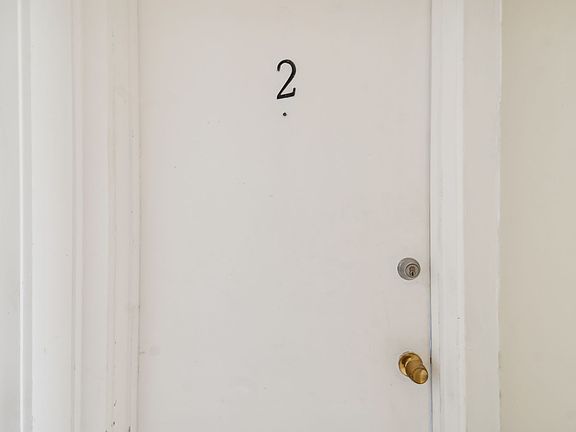 3rd image of 360 13th Ave NE #0B-1Ba-350Sqft