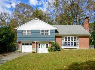 2 Almar Ln, Katonah, NY 10536