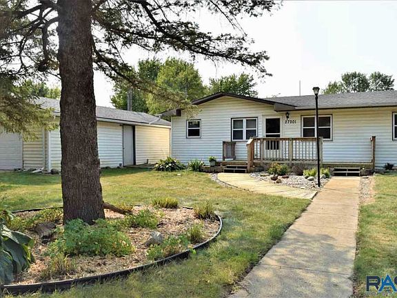 2nd image of 27201 Spruce Pl