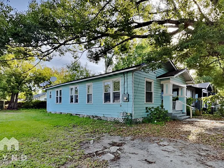 2963 Spencer St — Photo 15