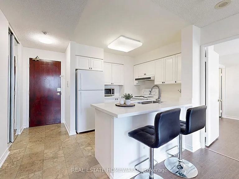750 Bay St #2307 — Photo 5