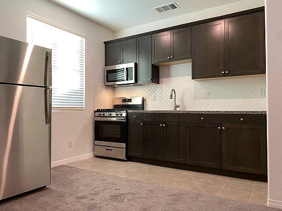 5th image of 10964 Roble St Unit 2