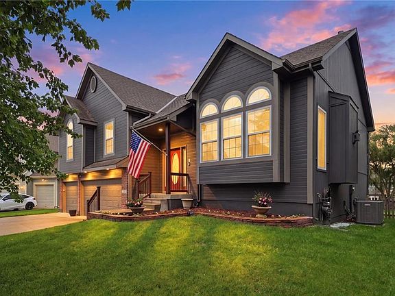 3rd image of 2353 SW Switchback Ct
