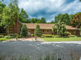 10 Knutson Ct, Huntington, NY 11743