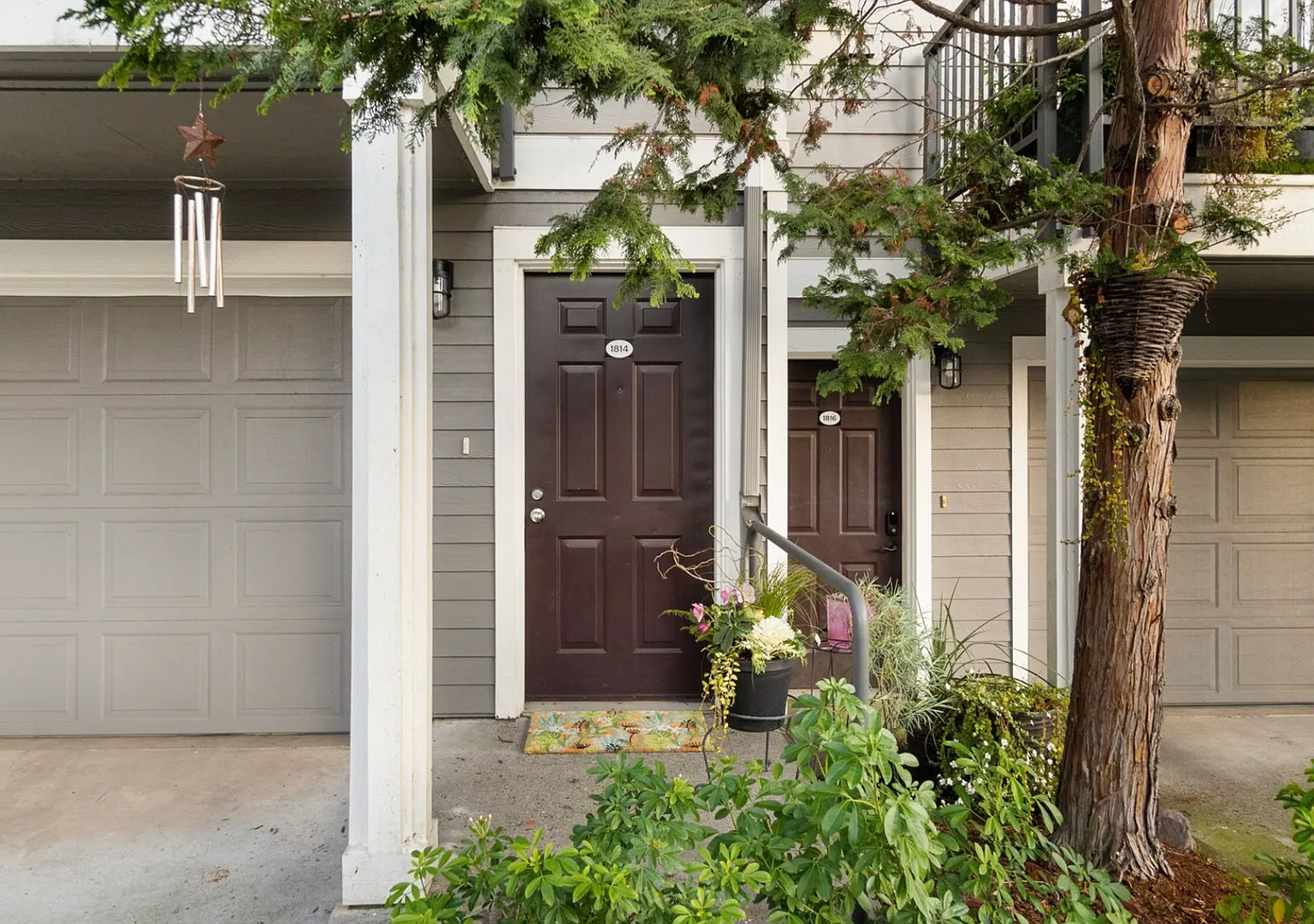 Live in Comfort, Convenience & Style Near the Vancouver Waterfront — Photo 3