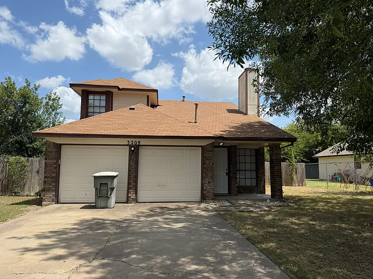 3208 Green Valley Dr — Photo 1