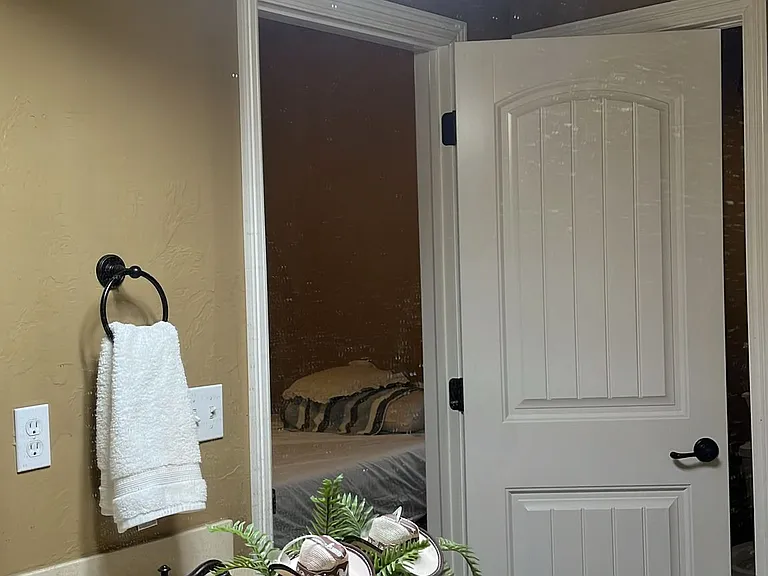 4301 N Poplar Ave — Photo 17
