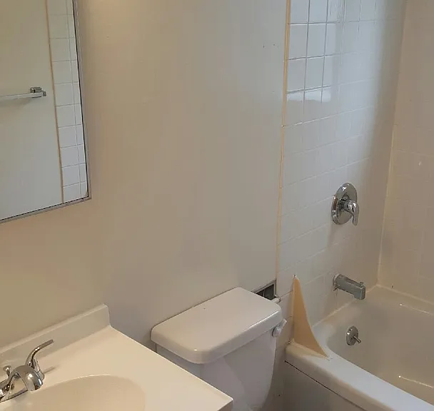 525 E Roy St — Photo 10