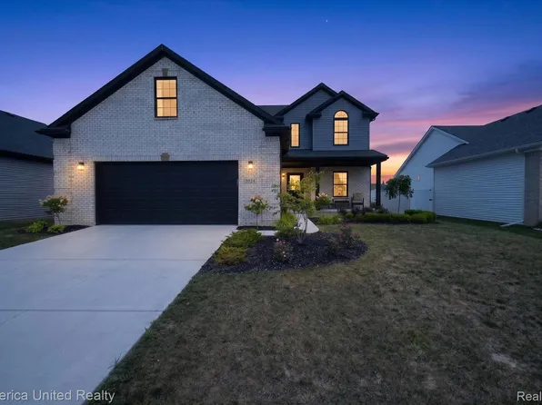 5024 Chatsworth St, Dundee, MI 48131