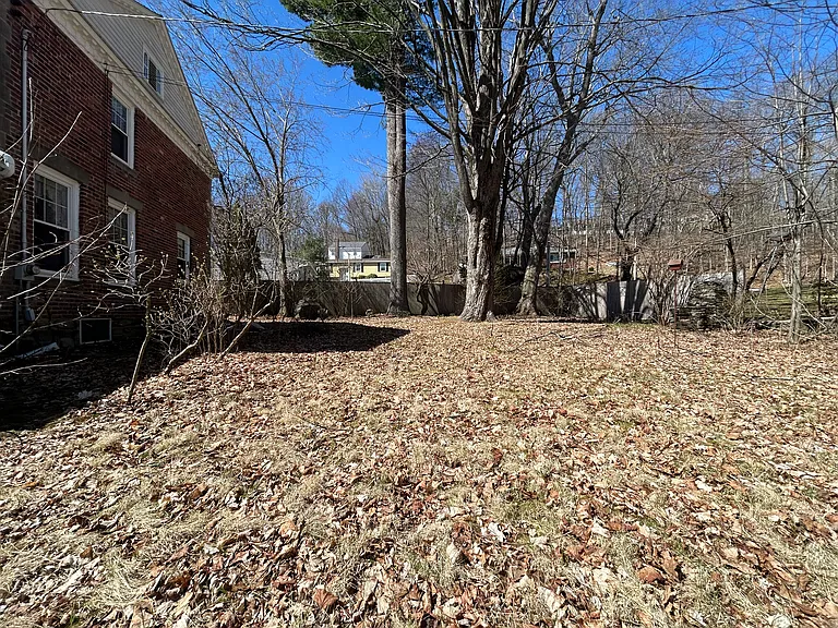 32 Wamsutta Ave — Photo 20
