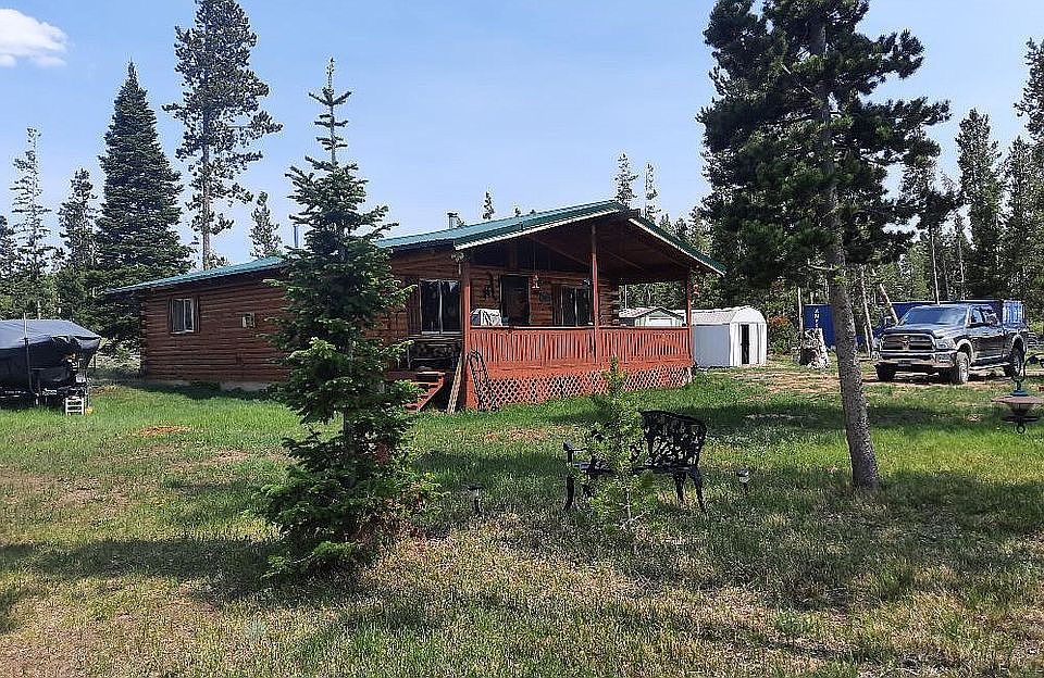 1st image of 33 Whistling Pine Dr