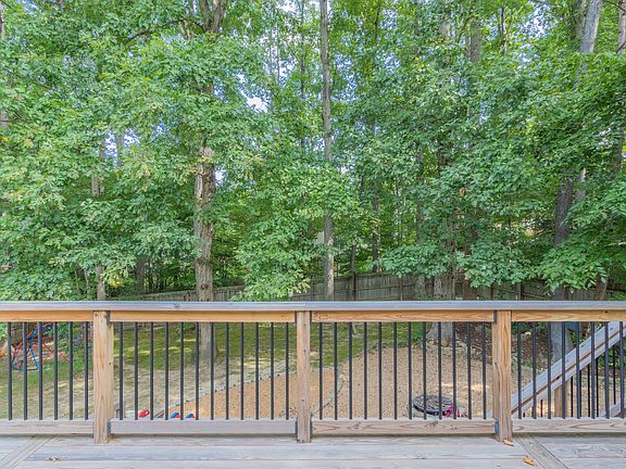 4th image of 6413 Royal Oaks Dr