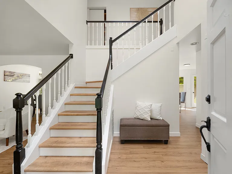 14033 279th Ln NE — Photo 2
